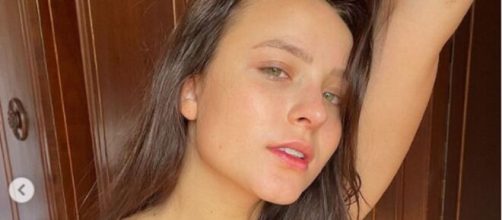 Larissa Manoela posa sem maquiagem (Reprodução/Instagram/@larissamanoela)