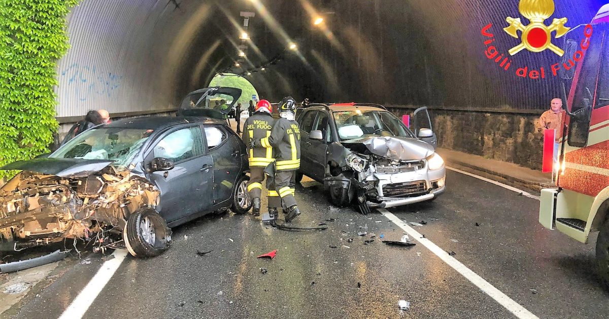 Calabria, grave incidente stradale: un decesso e quattro feriti