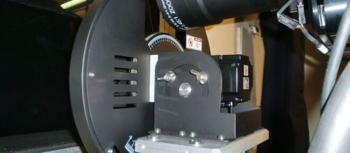 A film projector in 2010 (Image source: Gmhofmann/Wikimedia Commons)