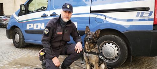 L'operazione è stata messa a segno anche grazie alla collaborazione dell'unità cinofili della Polizia.