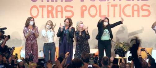 El evento que Mónica Oltra y Yolanda Díaz encabezaron bajo el lema 'Otras Políticas' se llevó a cabo en Valencia (Twitter/@jordievole)