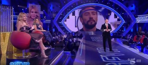 GFVip, Volpe dà l'mmunità a Belli: 'Lo voglio sbugiardare', lui: 'Ripigliati'.