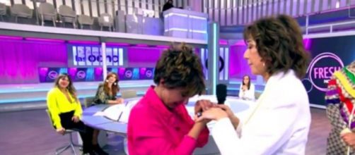 Sonsoles Ónega ha roto a llorar con la visita de su amiga Ana Rosa Quintana - (Telecinco)
