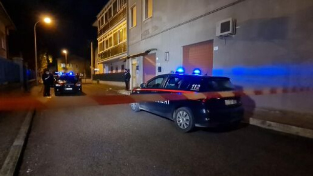 Vetralla, il padre assassino avrebbe aperto la porta della casa familiare in cui ha ucciso il figlio di 10 anni con la chiave.