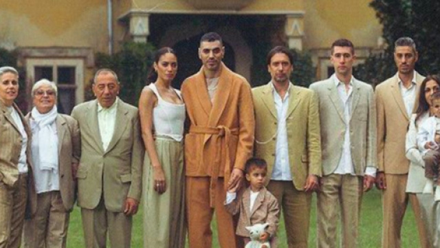 Marracash ed Elodie al centro della cover di 'Noi, Loro e gli altri'