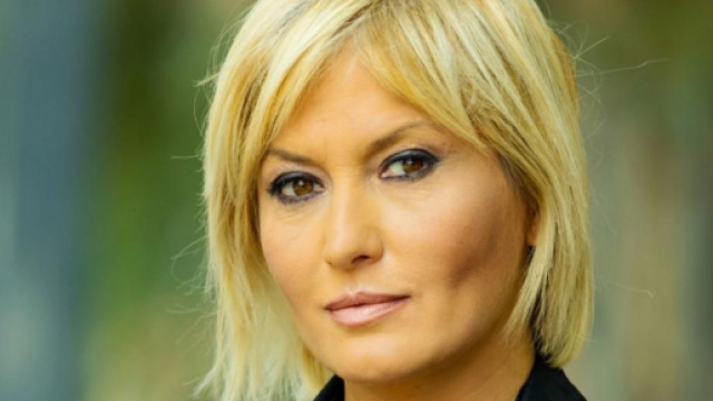 Un Posto al sole: Lara turbata da un incontro inatteso.