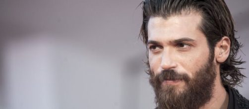 Can Yaman ritorna in tv nel 2022