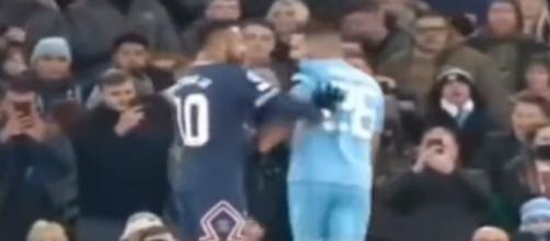 Neymar et Mahrez ont eu une altercation ce mercredi soir en Ligue des champions. (crédit Twitter beIN SPORTS)