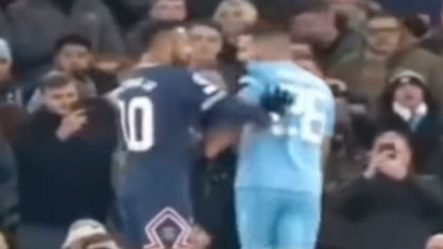 Neymar et Mahrez ont eu une altercation ce mercredi soir en Ligue des champions. (crédit Twitter beIN SPORTS)
