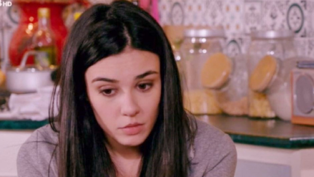 Un Posto al sole: Riccardo potrebbe rivelare la sua vera natura, Ornella preoccupata.