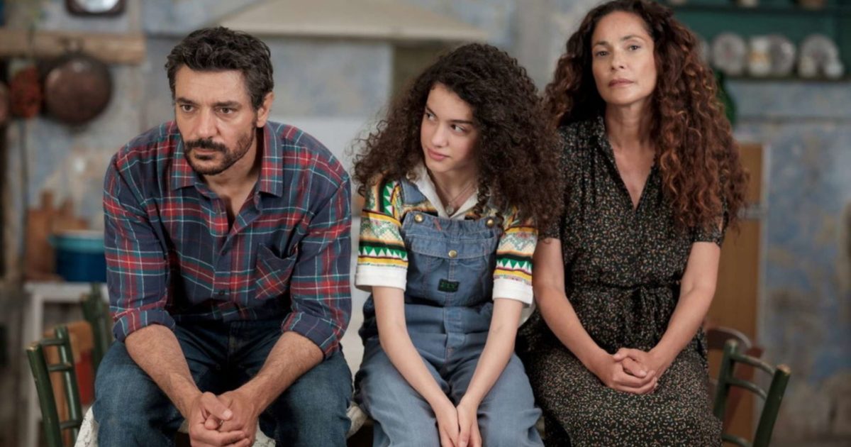 Storia di una famiglia perbene, trama 2^ puntata: Michele e Maria si  riavvicinano