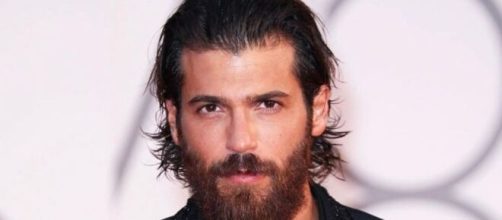 Can Yaman: 'Sapere che magari a 40 anni mi stanco e torno a fare l'avvocato mi dà forza'.