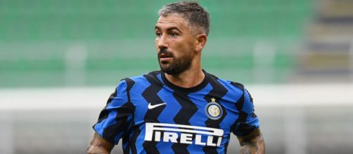 Il Napoli chiede Kolarov all'Inter: il Torino vuole Miranchuk