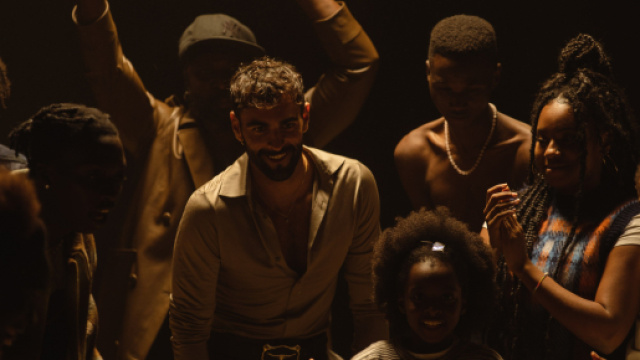 Marco Mengoni ha annunciato il nuovo album, 'Materia (Terra)' esce il 3 dicembre.