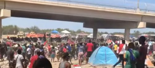 Texas border town reckons with Haitian migrants influx. [Image source/Los Angeles Times YouTube video]