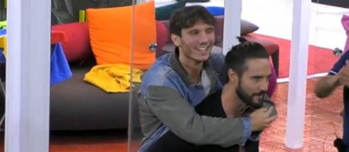 gf vip manuel bortuzzo ad alex metto la testa sotto il cuscino e piango nei momenti no