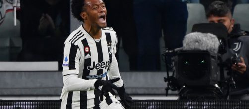 Juan Cuadrado esulta dopo il gol.