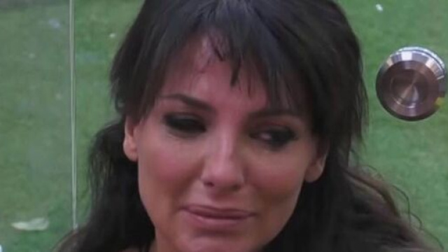 GFVip, Sorge-Ricciarelli disertano il compleanno di Miriana, lei: 'Mi stanno massacrando'.