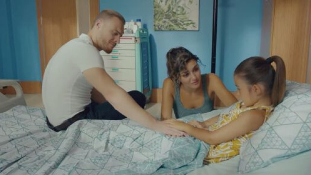 Love is in the air, trame turche: Kiraz in ospedale dopo un malore, Serkan e Eda in ansia.