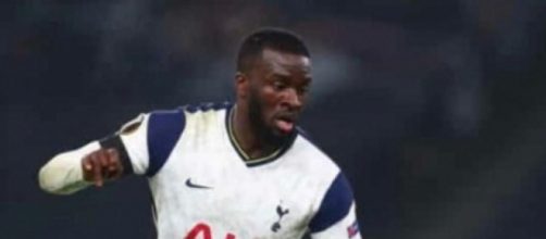 Tanguy Ndombélé, centrocampista del Tottenham.