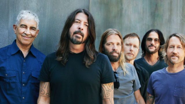 Foo Fighters, cancellato il concerto di Abu Dhabi a causa del malore di un membro della band.