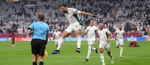 L'Algérie élimine le Qatar grâce à un match spectaculaire signé Youcef Belaili - Source :