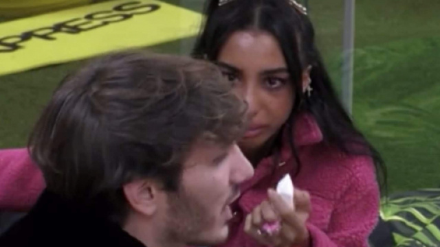 GF Vip, Manuel e Lulù notte di passione