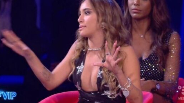 GF Vip, ex concorrenti assenti in studio per Covid