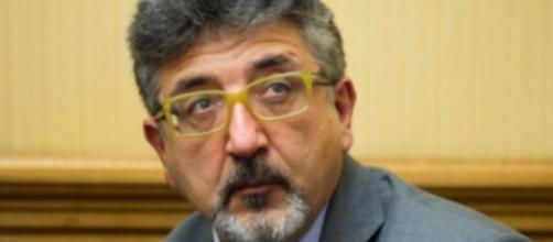 Napoli, grave l'ex senatore no-vax: è intubato - sputniknews.com