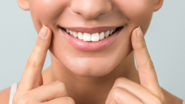 Denti bianchi e sani: le migliori tecniche di sbiancamento.