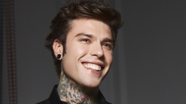 Fedez sar&agrave; ospite di Maria De Filippi.