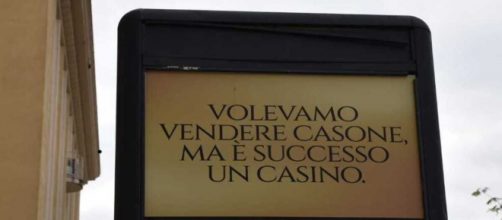 Dopo 'Ciao povery', a Roma nord arrivano i nuovi cartelli pubblicitari dell'agenzia immobiliare di lusso.