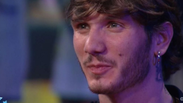 GF Vip, Manuel in crisi: 'Mi sento fuori luogo, sono qui per ci&ograve; che mi &egrave; successo'.