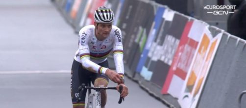 Mathieu Van der Poel si è ritirato nel ciclocross di Heusden Zolder.