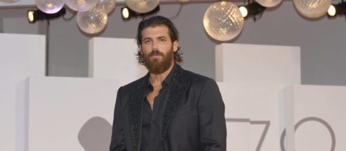 Can Yaman torna in tv su Canale 5