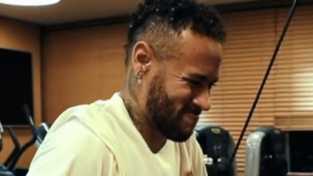 L'entraînement de Neymar malgré sa cheville blessée fair le buzz - Source : YouTube