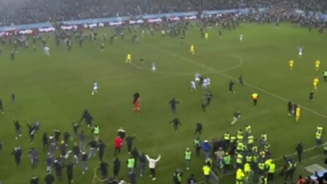 L'impressionnant envahissement de terrain à Malmö pour fêter le titre (capture YouTube)