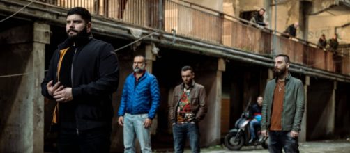 Gomorra, spoiler 5^ puntata: Genny dirà ai capipiazza di vendere la droga a metà prezzo.