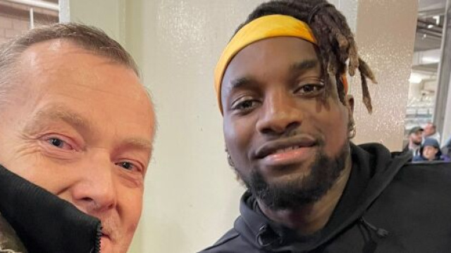 Allan Saint-Maximin offre un cadeau à plus de 2 000 euros à un fan de Newcastle (capture Twitetr officiell de Michael Urwin)