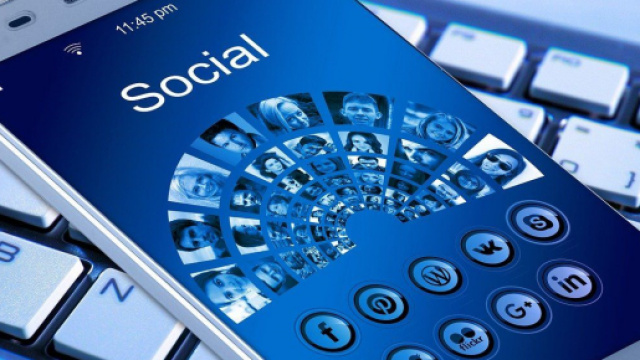 Fastweb Casa e Mobile Light: le offerte dell&rsquo;operatore per i patiti di social media.