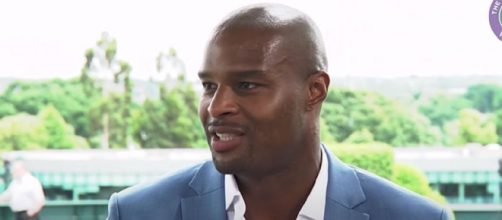 Osi Umenyiora played 10 years with Giants. [©Wimbledon/YouTube]