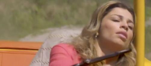 Ester se acidenta em "Flor do Caribe". (Reprodução/TV Globo)