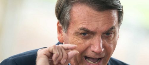 Bolsonaro diz que auxílio emergencial irá voltar. (Arquivo Blasting News)