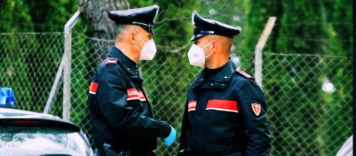 L'uomo è stato arrestato dai Carabinieri.