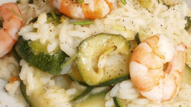 Risotto zucchine e gamberi, un primo piatto immancabile.