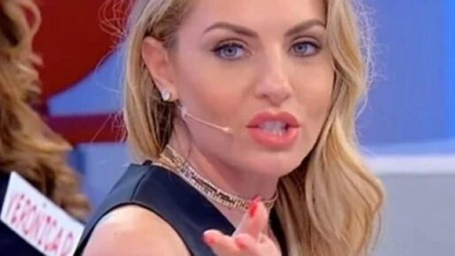 Uomini e donne, scontro Veronica-Armando, lui: 'Bugiarda'.