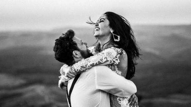 L'oroscopo di domani 17 febbraio: Luna in Toro, Gemelli favoriti in amore (1^ metà).