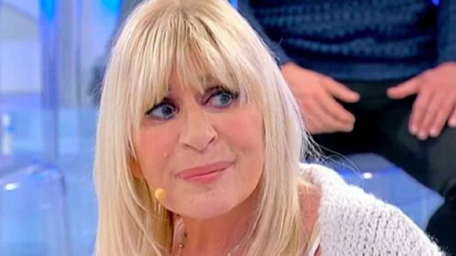 Uomini e donne, De Filippi mette in discussione Maurizio G e a Gemma dice: 'Sei un pollo'.