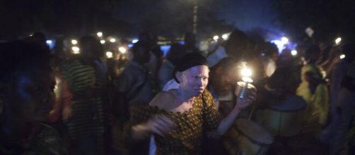 Condannati a morte gli assassini dello scrittore in Bangladesh.