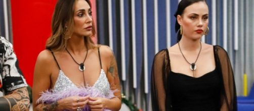 GF Vip, Sonia Lorenzini punge Rosalinda con una poesia: 'La più finta, che brutta figura'.